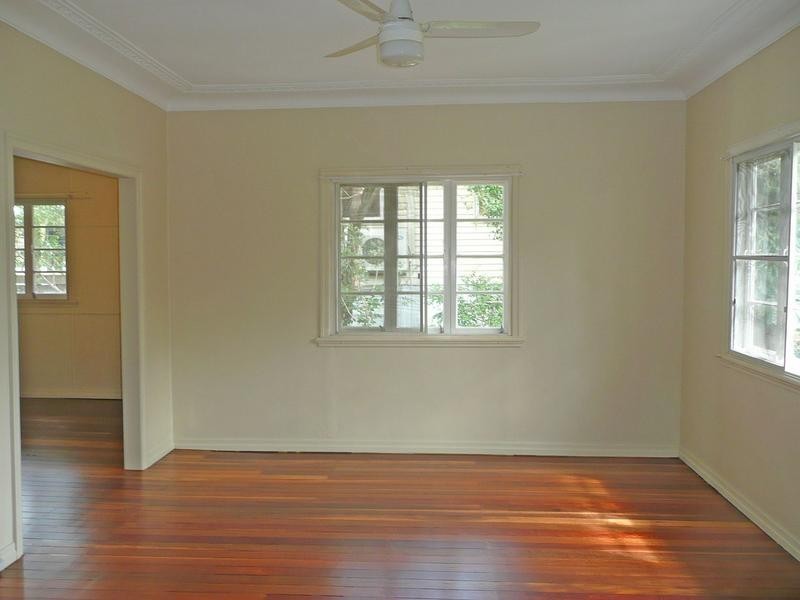 11 Bayford St, Oxley QLD 4075
