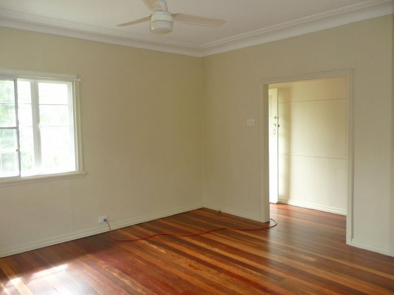 11 Bayford St, Oxley QLD 4075