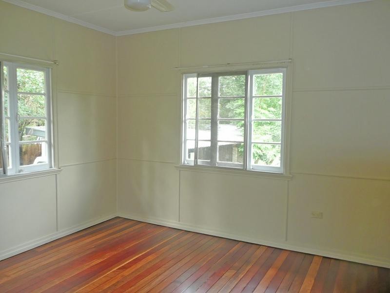 11 Bayford St, Oxley QLD 4075