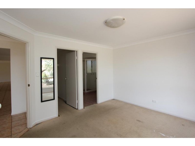 17 Gleneagles Cres, Oxley QLD 4075