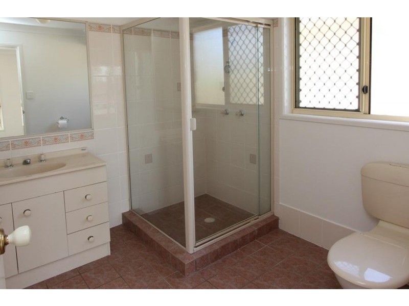 17 Gleneagles Cres, Oxley QLD 4075