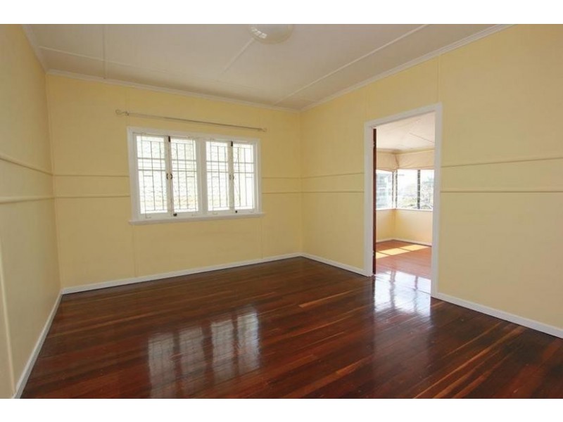 7 Lynne Grove Ave, Corinda QLD 4075