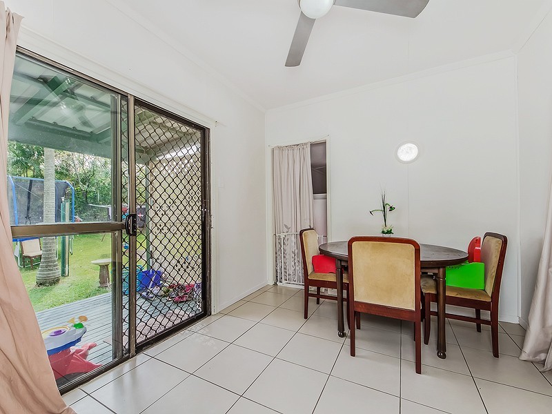 12 Logan Avenue, Oxley QLD 4075