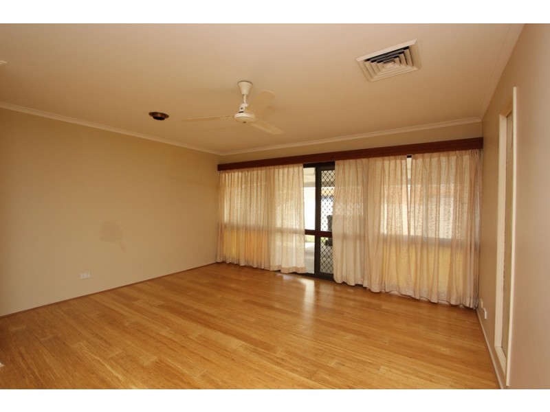 6 Ingham St, Oxley QLD 4075