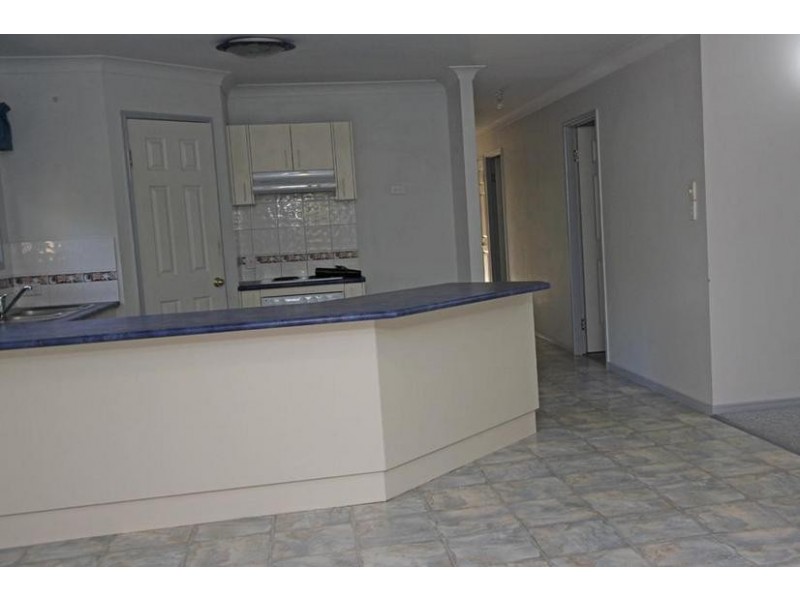 5 Whipbird St, Bellbird Park QLD 4300