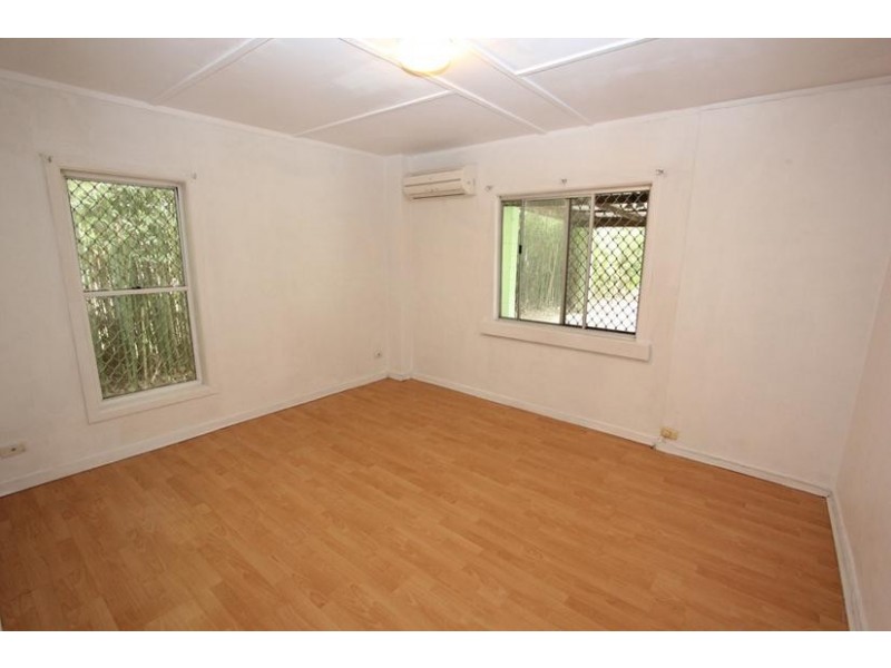 18 Alexander Road, Oxley QLD 4075