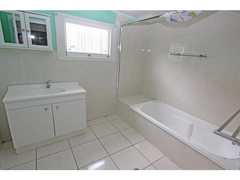 18 Alexander Road, Oxley QLD 4075