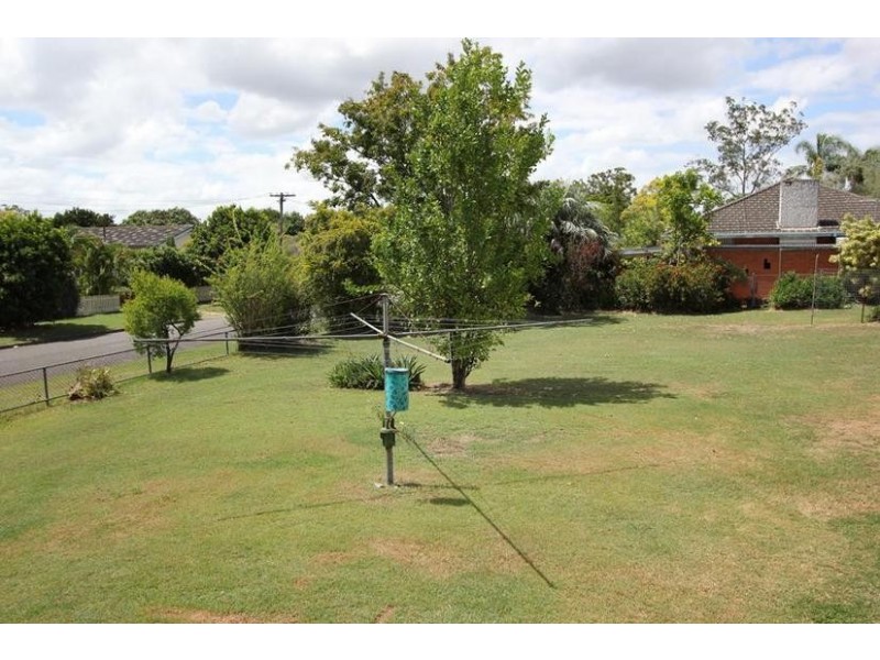 52 Englefield Rd, Oxley QLD 4075