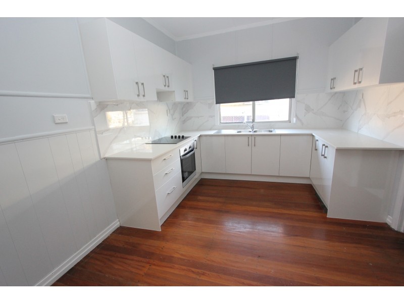 5 Bayford St, Oxley QLD 4075
