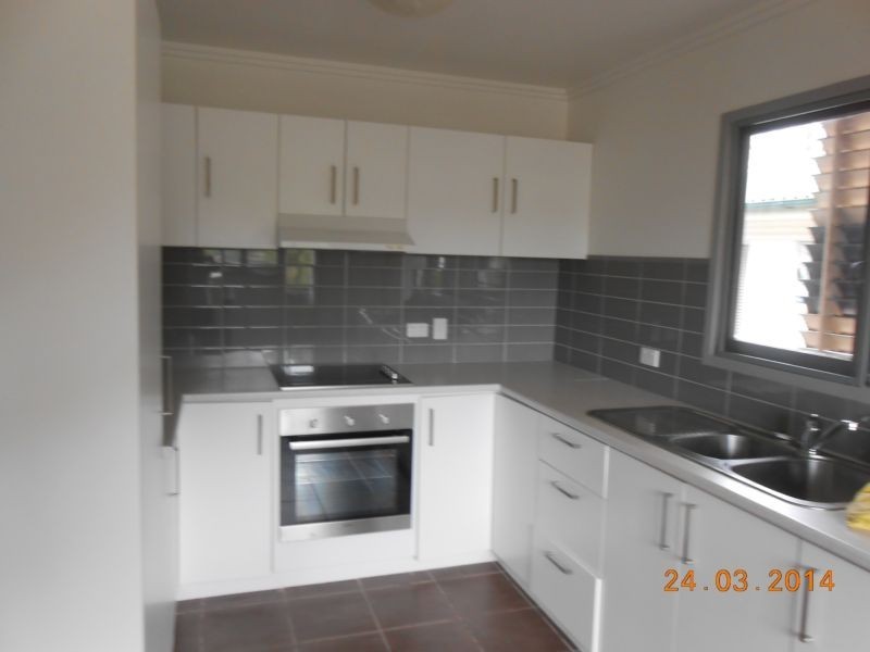 15 Lawson St, Oxley QLD 4075