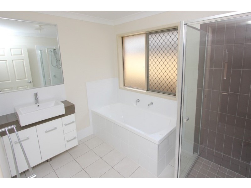 21 Jutland St, Oxley QLD 4075