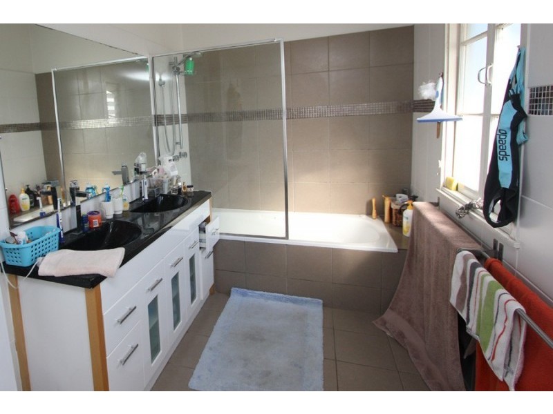 19 Jutland St, Oxley QLD 4075