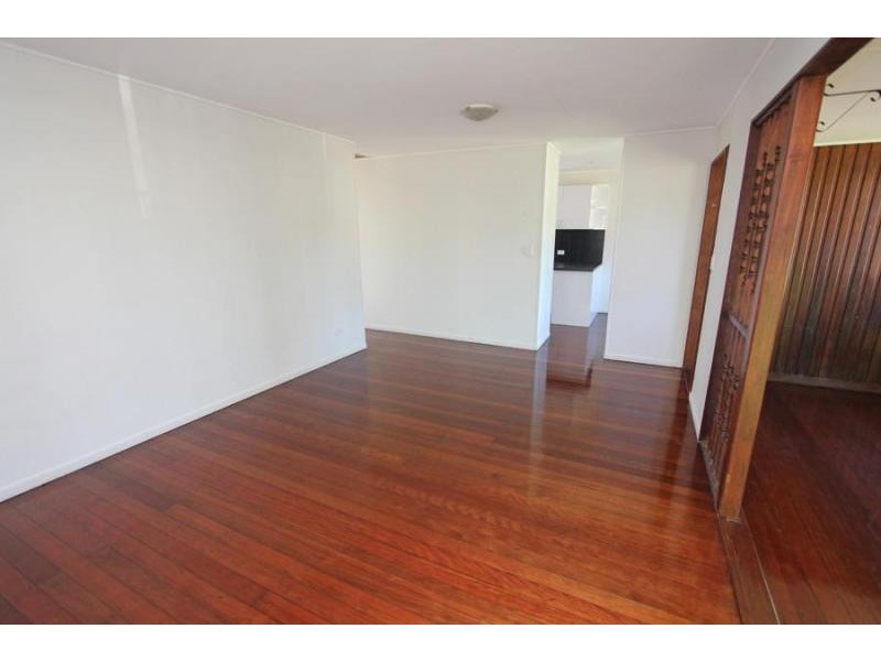 32 Lawson Street, Oxley QLD 4075