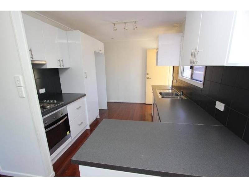 32 Lawson Street, Oxley QLD 4075