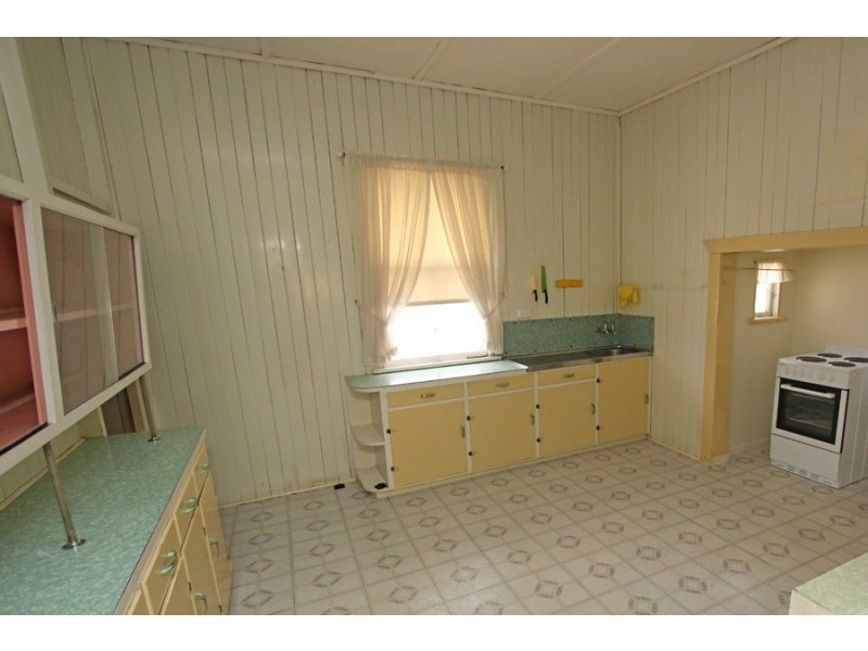 3 Lower McCormack St, Bundamba QLD 4304