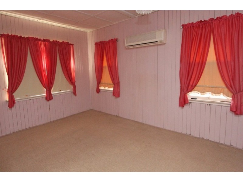 3 Lower McCormack St, Bundamba QLD 4304