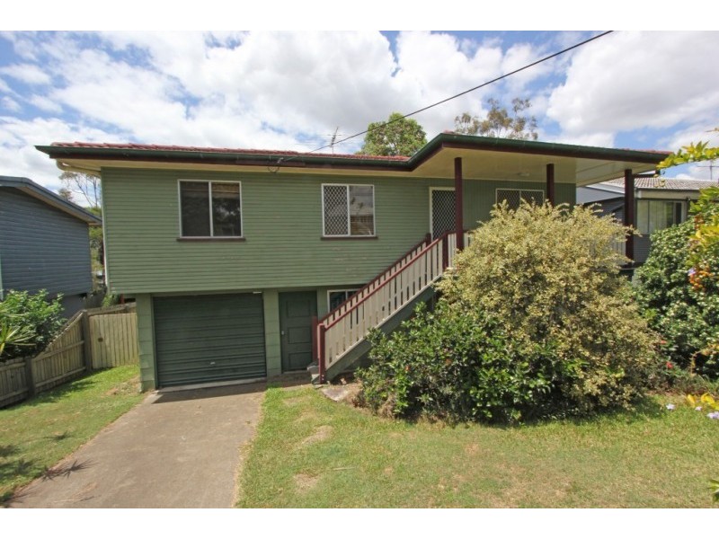 33 Stephenson St, Oxley QLD 4075