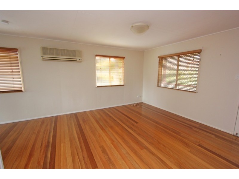 33 Stephenson St, Oxley QLD 4075