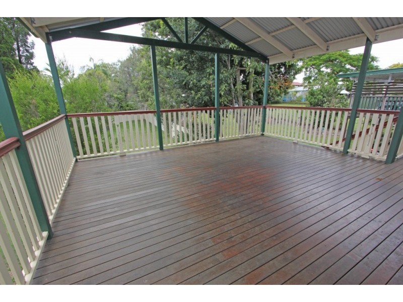 33 Stephenson St, Oxley QLD 4075