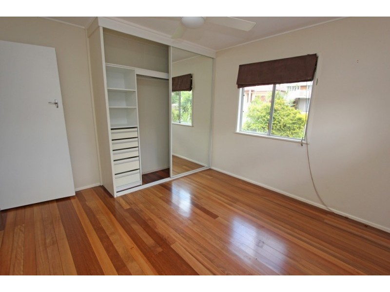 33 Stephenson St, Oxley QLD 4075