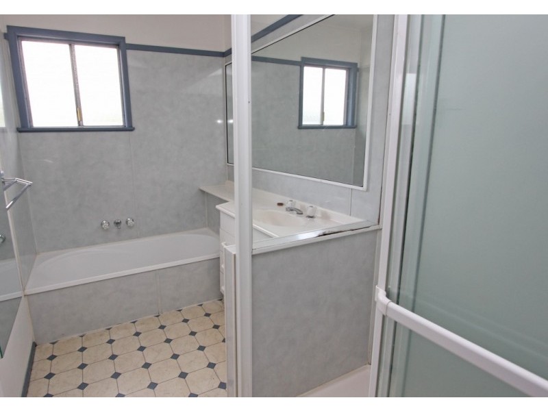 33 Stephenson St, Oxley QLD 4075