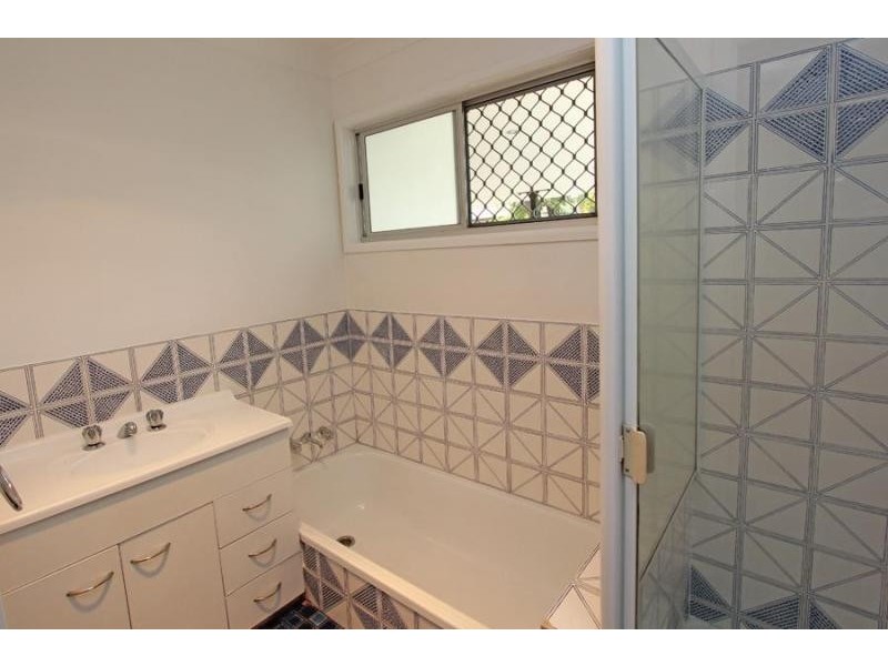 374 Cliveden Ave, Corinda QLD 4075