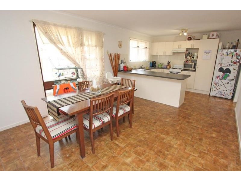 42 Venerable Street, Seventeen Mile Rocks QLD 4073