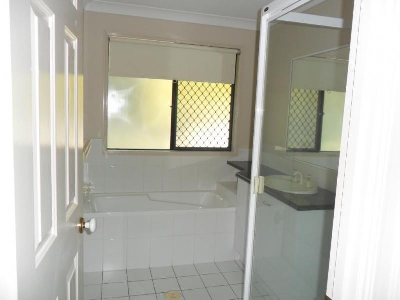 31 Florence St, Oxley QLD 4075