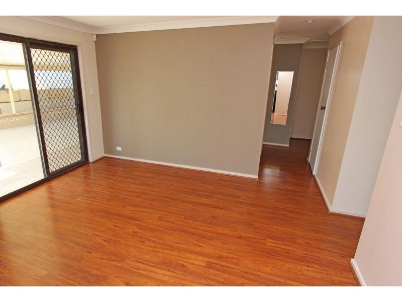 8 Paul Tully Avenue, Collingwood Park QLD 4301