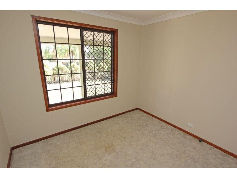 8 Paul Tully Avenue, Collingwood Park QLD 4301