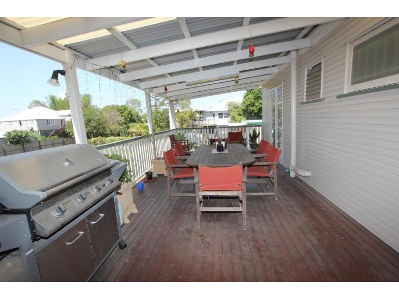 19 Gladstone Street, Oxley QLD 4075