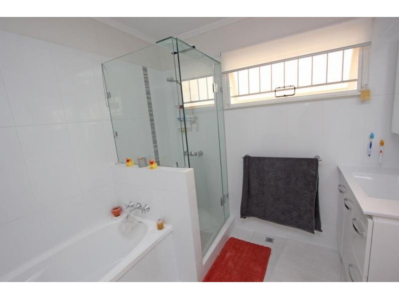 19 Gladstone Street, Oxley QLD 4075