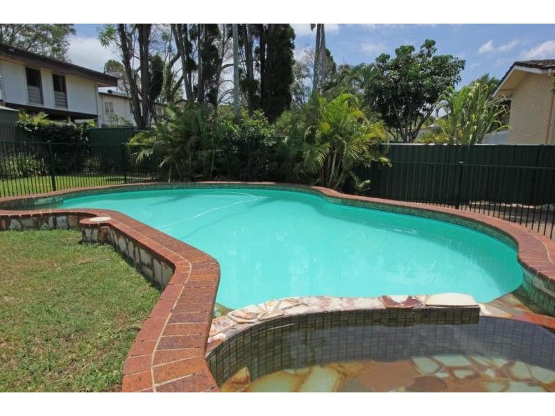 135 Douglas St, Oxley QLD 4075