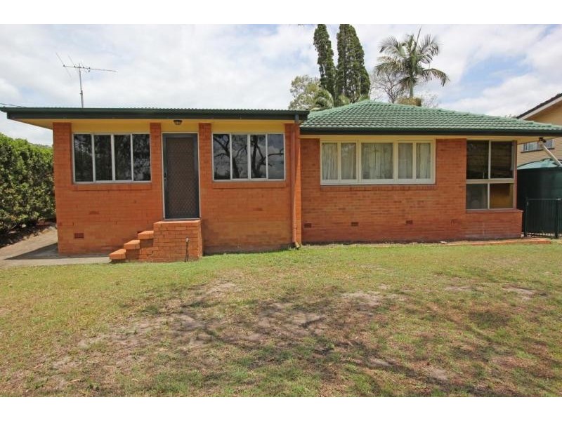 135 Douglas St, Oxley QLD 4075