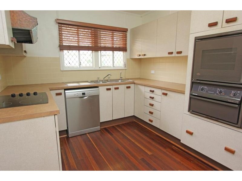 135 Douglas St, Oxley QLD 4075