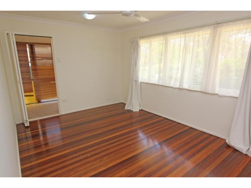 135 Douglas St, Oxley QLD 4075