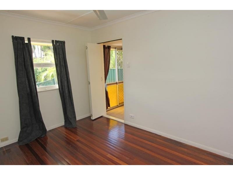135 Douglas St, Oxley QLD 4075