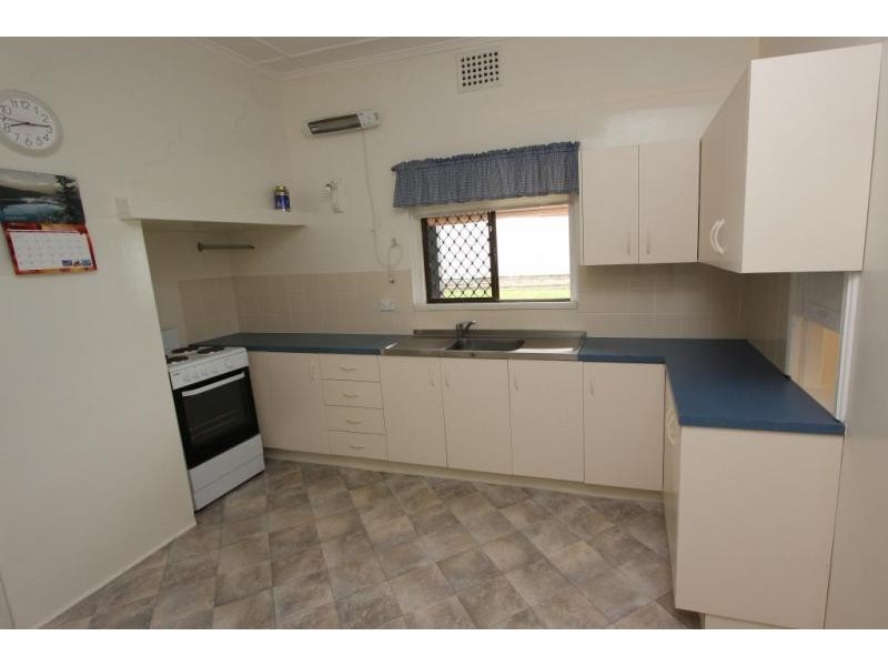 12 Mantle St, Oxley QLD 4075