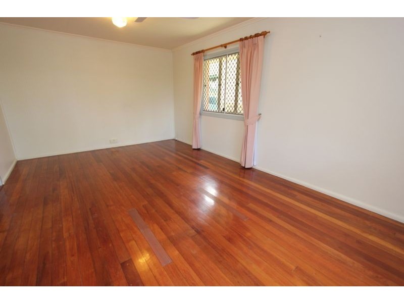 39 Avalon St, Oxley QLD 4075