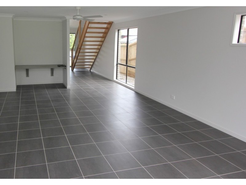 9 Howard Street, Oxley QLD 4075