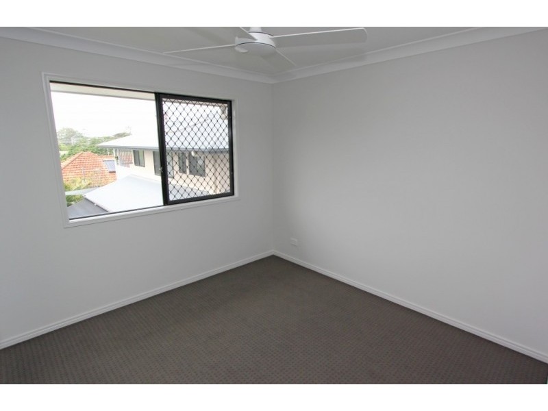 9 Howard Street, Oxley QLD 4075