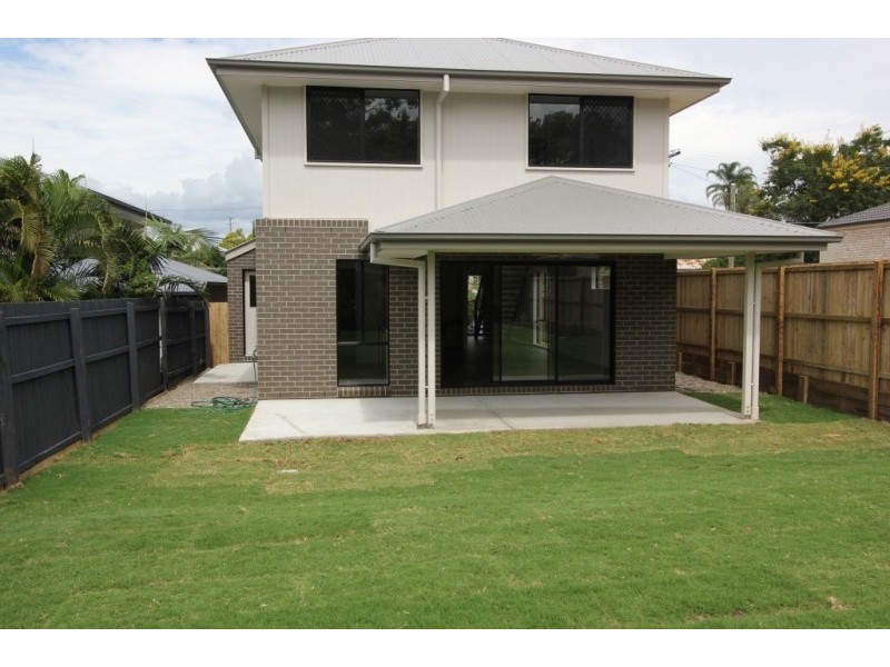 9 Howard Street, Oxley QLD 4075