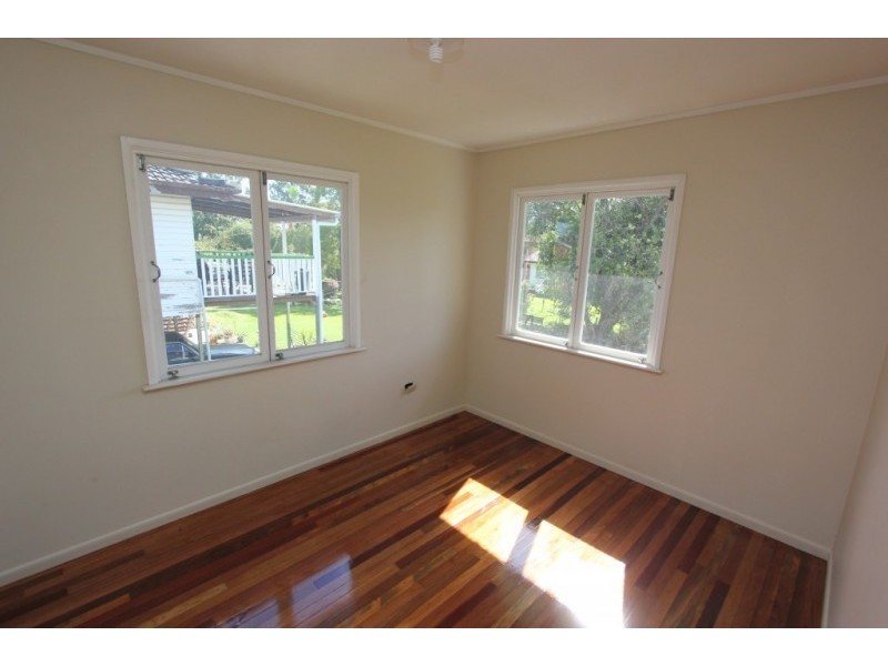 9 Dundas Street, Oxley QLD 4075