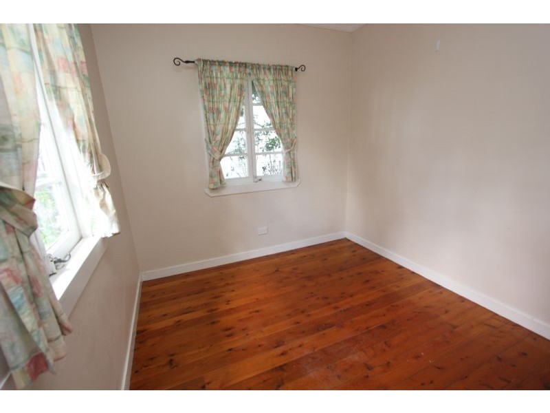 64 Graceville Ave, Graceville QLD 4075