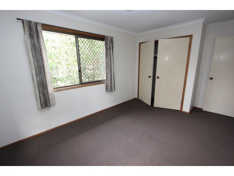 24 Ormond Rd, Oxley QLD 4075