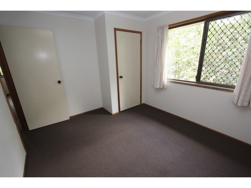 24 Ormond Rd, Oxley QLD 4075