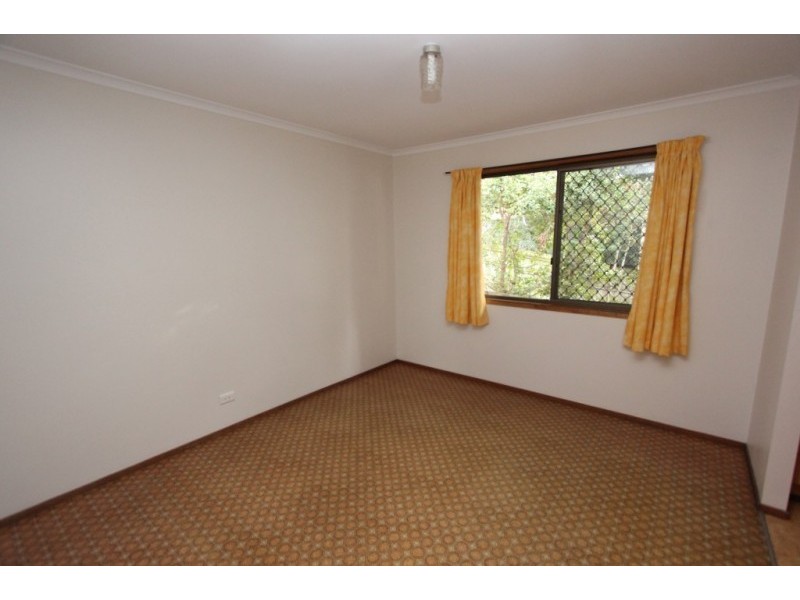 24 Ormond Rd, Oxley QLD 4075