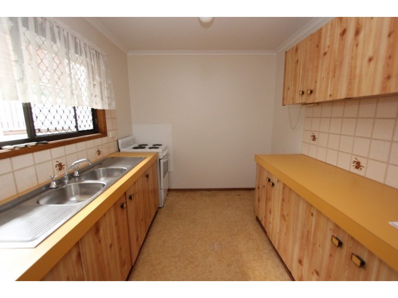 24 Ormond Rd, Oxley QLD 4075