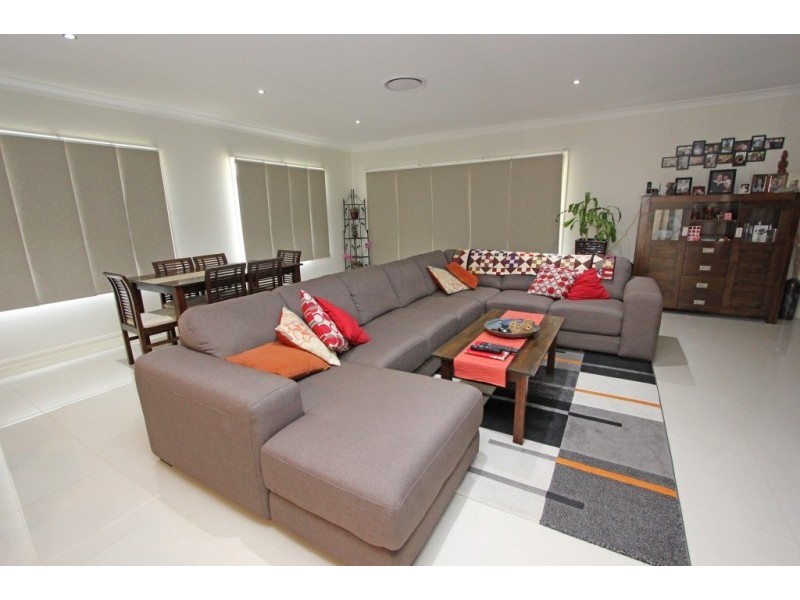 15 Parsons Street, Oxley QLD 4075