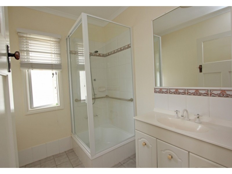 29 Bayford St, Oxley QLD 4075